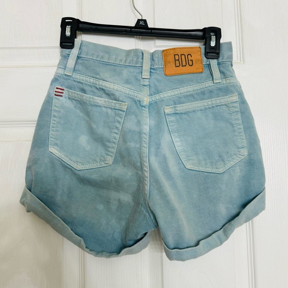 CLOSET CLOSEOUT - Urban Outfitters BDG Carrie Denim Short - 25 - Picture 2 of 4